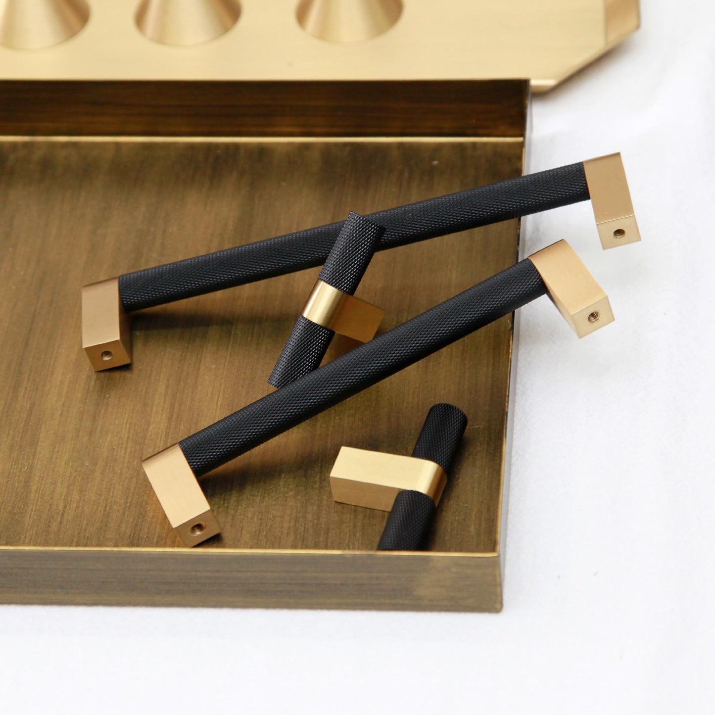 CALVER: Brass Knurled Black Long Pull